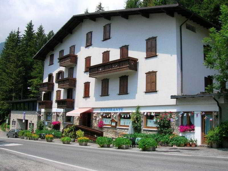 Hotel Spampatti Castione della Presolana Exteriör bild