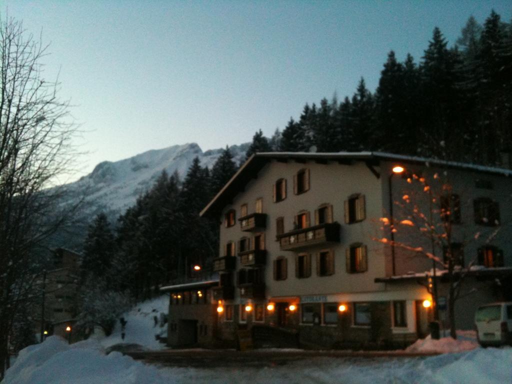 Hotel Spampatti Castione della Presolana Exteriör bild